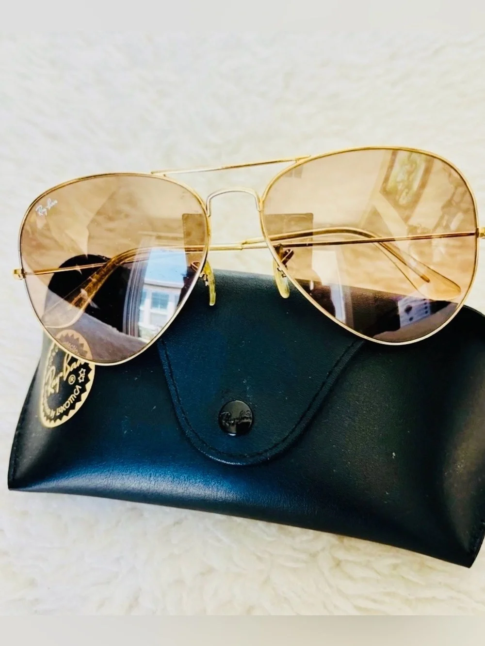 Ray-Ban Gold Aviator Sunglasses with Light Brown Lenses w/ case